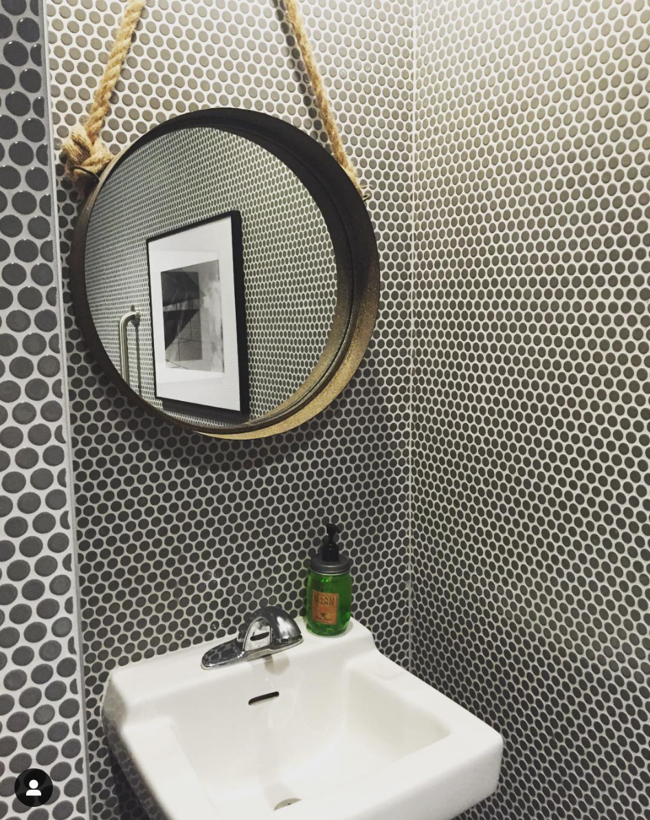 15 Tiny Bathrooms That Will Inspire You to Downsize + Declutter